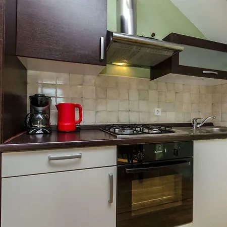 Renata Apartment *